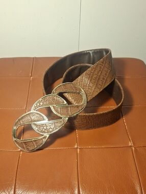Vintage Source Unknown Brown Croc-Embossed Belt with Gold Link Buckle